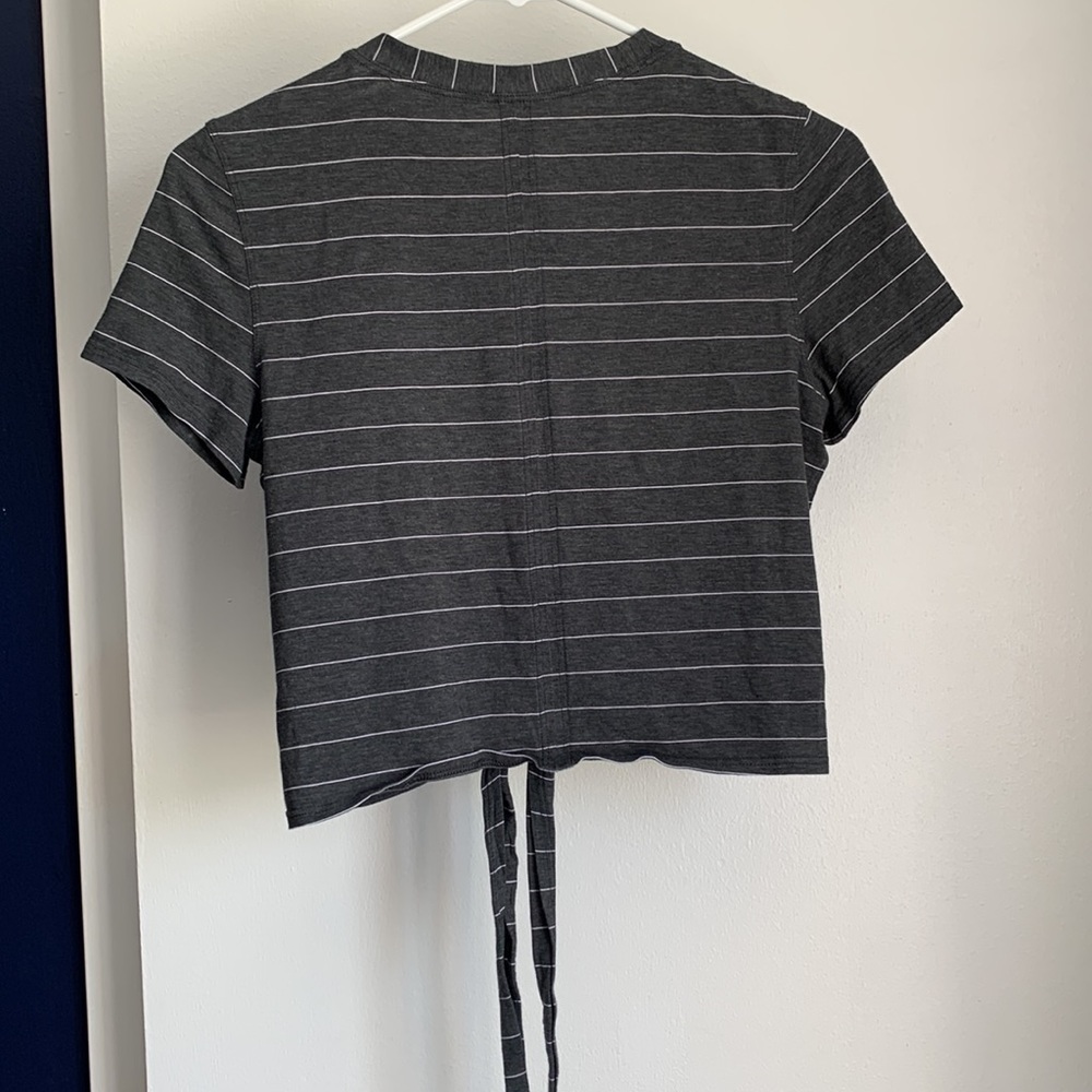LULULEMON Gray Striped Time To Restore Top size 2 - Picture 4 of 5
